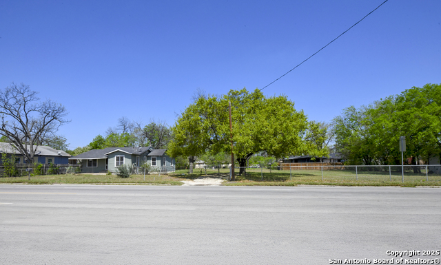 Image 2 of 26 For 1701 Southcross W