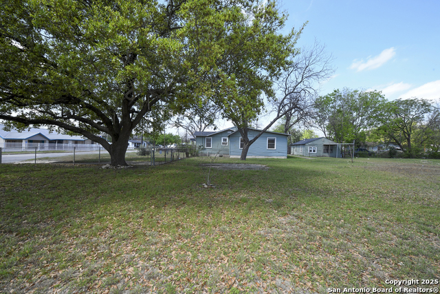 Image 24 of 26 For 1701 Southcross W