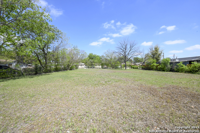 Image 25 of 26 For 1701 Southcross W