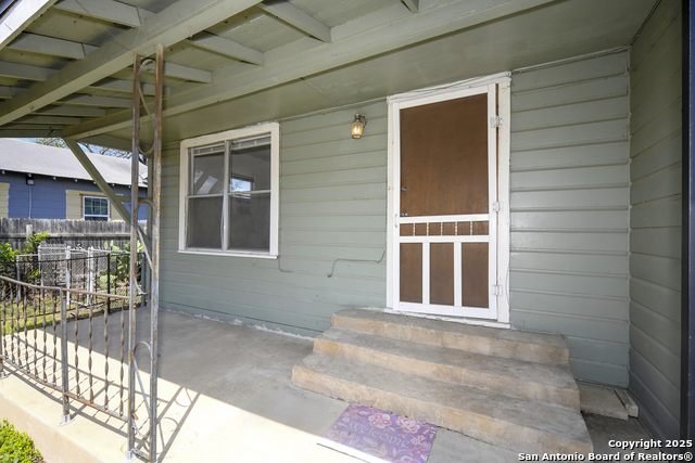 Image 4 of 26 For 1701 Southcross W