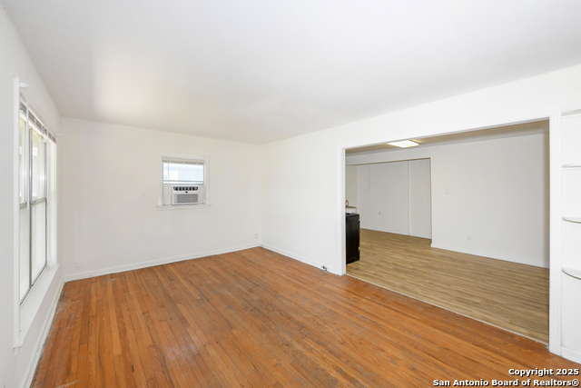 Image 5 of 26 For 1701 Southcross W