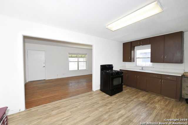 Image 9 of 26 For 1701 Southcross W