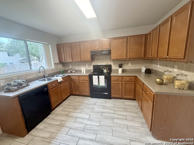 Image 11 of 31 For 16530 Caballo Valley