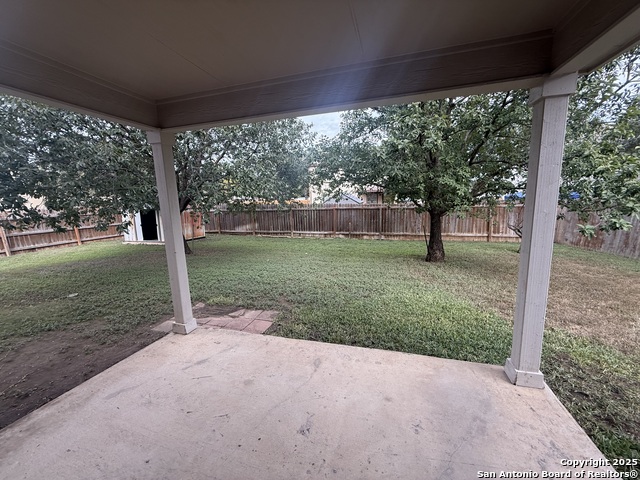 Image 27 of 31 For 16530 Caballo Valley