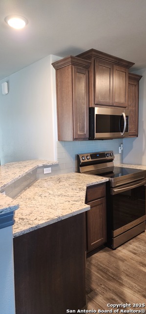 Listing photo id 0 for 100 Lakeview Trace