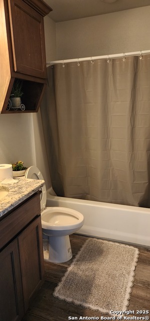 Listing photo id 3 for 100 Lakeview Trace