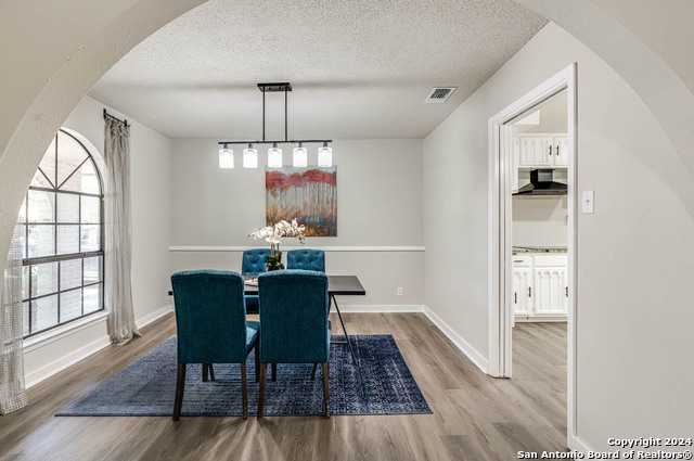 Image 11 of 42 For 15814 Blue Creek