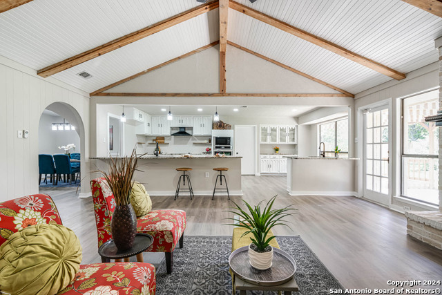 Image 15 of 42 For 15814 Blue Creek