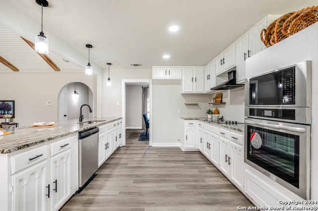 Image 18 of 42 For 15814 Blue Creek