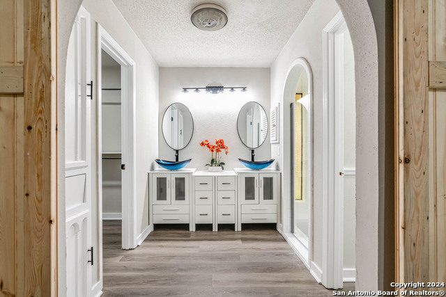 Image 21 of 42 For 15814 Blue Creek