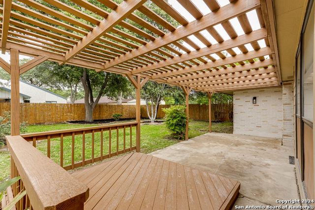 Image 27 of 42 For 15814 Blue Creek