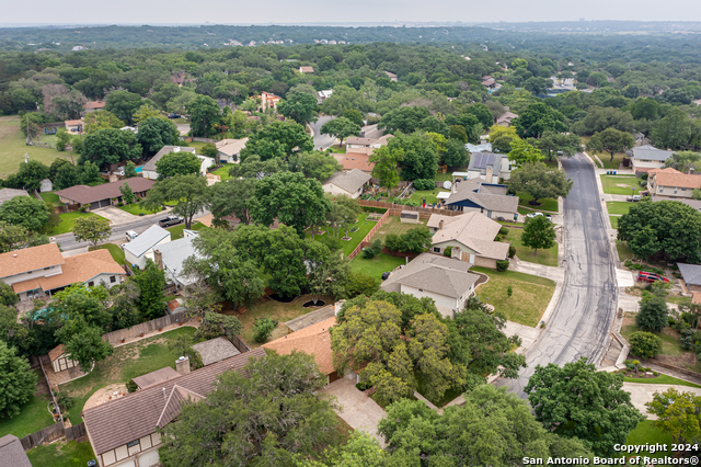 Image 31 of 42 For 15814 Blue Creek