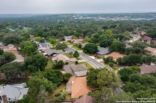 Image 32 of 42 For 15814 Blue Creek