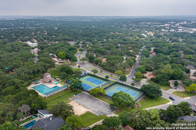 Image 35 of 42 For 15814 Blue Creek