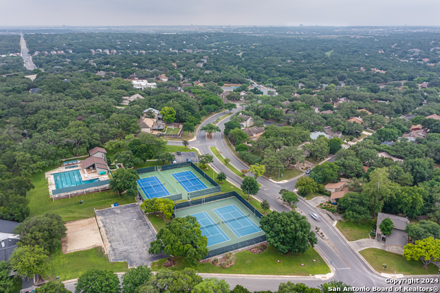 Image 36 of 42 For 15814 Blue Creek