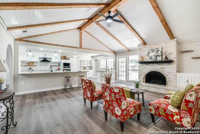 Image 4 of 42 For 15814 Blue Creek