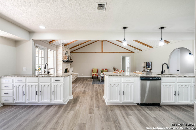 Image 5 of 42 For 15814 Blue Creek