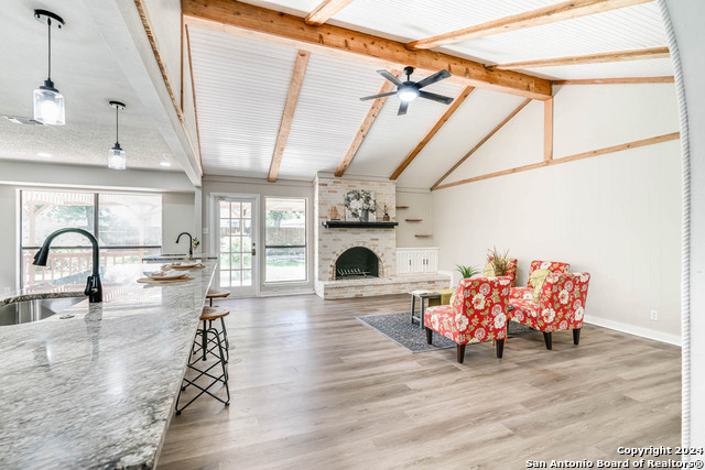 Image 6 of 42 For 15814 Blue Creek