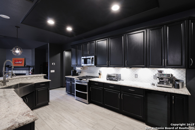 Image 13 of 38 For 1615 Lookout Pt