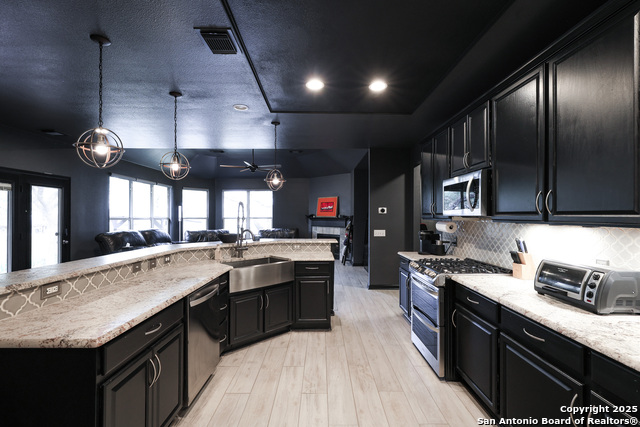 Image 14 of 38 For 1615 Lookout Pt