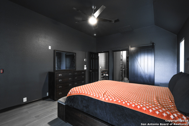 Image 19 of 38 For 1615 Lookout Pt