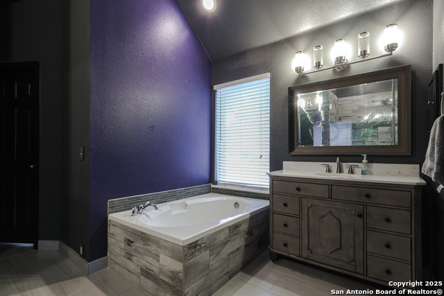 Image 20 of 38 For 1615 Lookout Pt