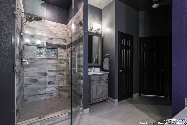 Image 22 of 38 For 1615 Lookout Pt