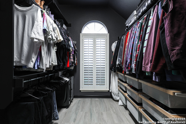 Image 24 of 38 For 1615 Lookout Pt