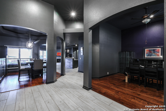 Image 3 of 38 For 1615 Lookout Pt