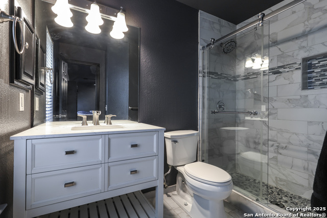 Image 31 of 38 For 1615 Lookout Pt