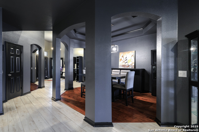 Image 6 of 38 For 1615 Lookout Pt