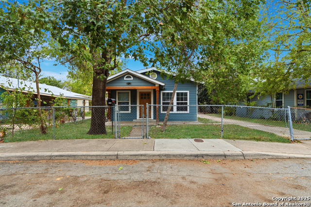 Image 3 of 15 For 126 King Roger