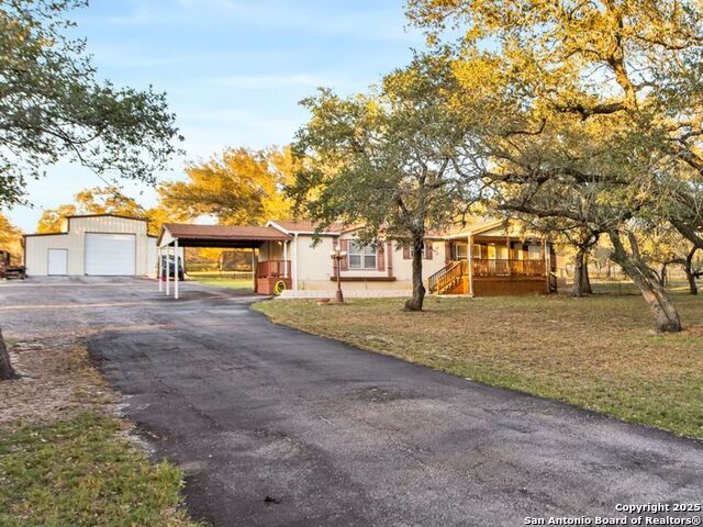 Details for 1218 Eagle Creek, Floresville, TX 78114