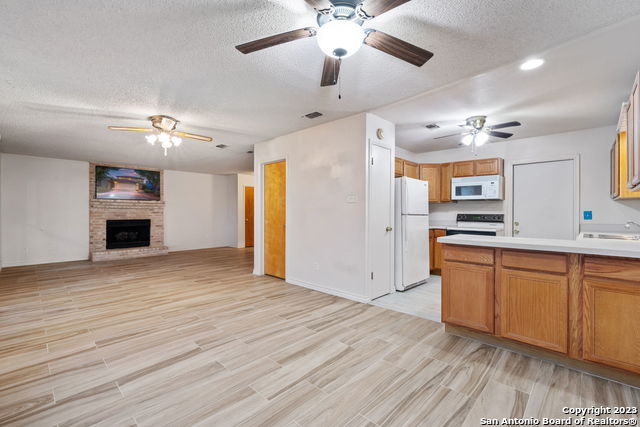 Image 17 of 30 For 4430 Putting