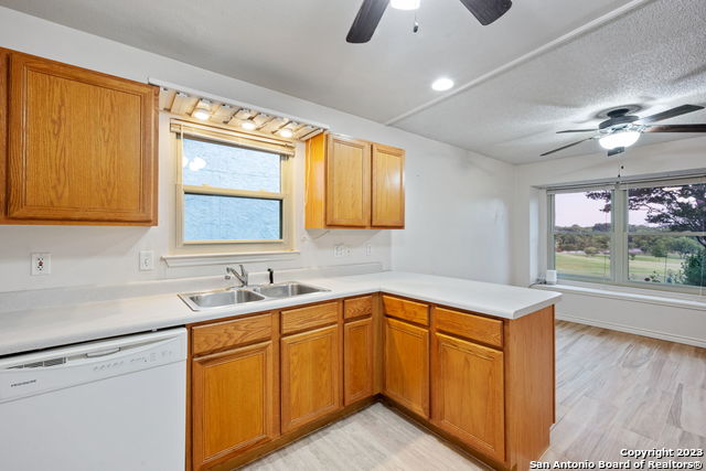 Image 20 of 30 For 4430 Putting