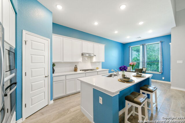 Listing photo id 8 for 1524 Leeds Park