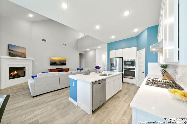 Listing photo id 9 for 1524 Leeds Park