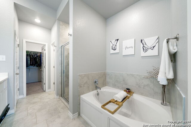 Listing photo id 13 for 1524 Leeds Park