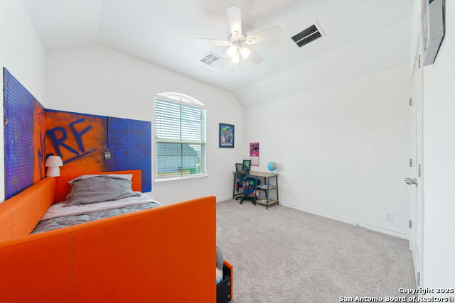 Listing photo id 16 for 1524 Leeds Park