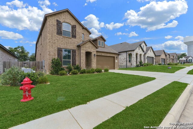 Listing photo id 1 for 1524 Leeds Park