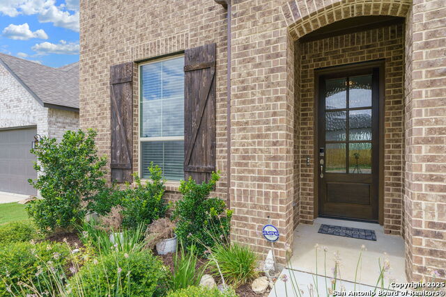 Listing photo id 2 for 1524 Leeds Park