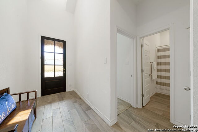 Listing photo id 3 for 1524 Leeds Park