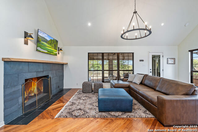 Listing photo id 13 for 29224 Seabiscuit