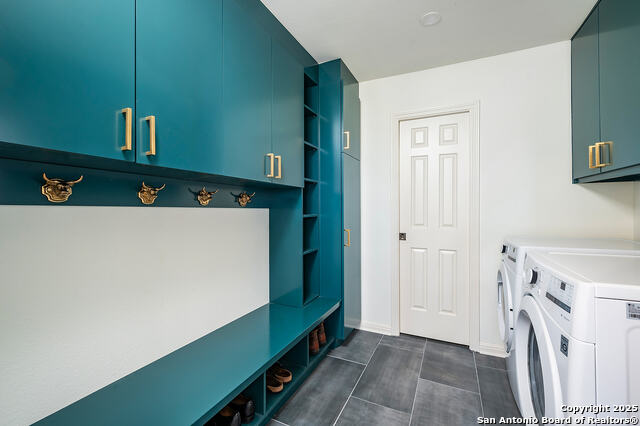 Listing photo id 15 for 29224 Seabiscuit