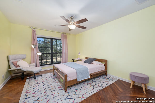 Listing photo id 27 for 29224 Seabiscuit