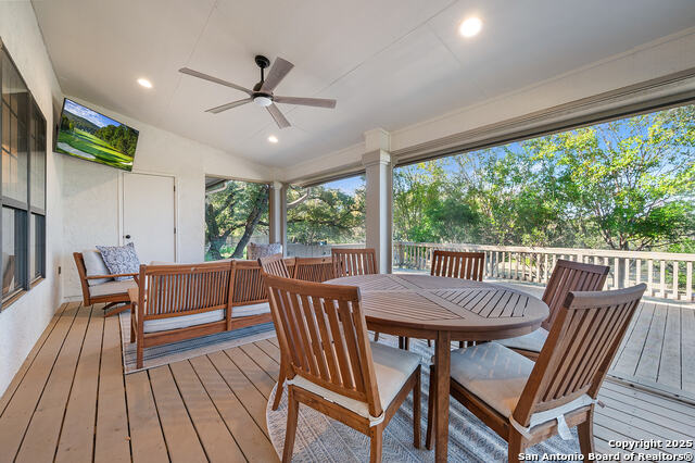 Listing photo id 32 for 29224 Seabiscuit