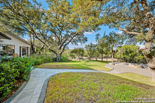 Listing photo id 38 for 29224 Seabiscuit