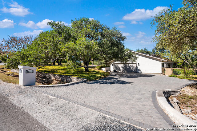 Listing photo id 39 for 29224 Seabiscuit