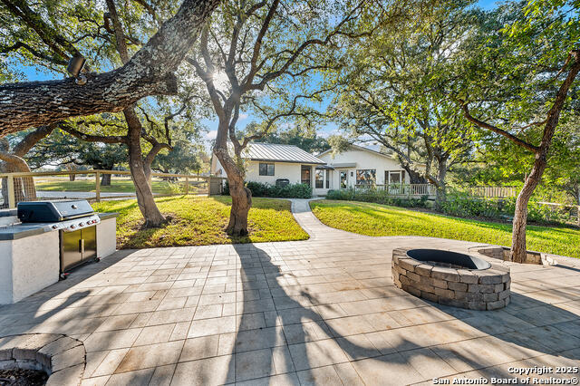 Listing photo id 41 for 29224 Seabiscuit