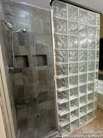 Image 5 of 5 For 7103 Azalea